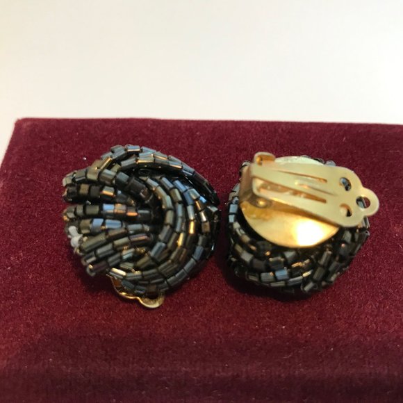 FREE WITH ANY PURCHASE ✨clip Earrings - Picture 3 of 4